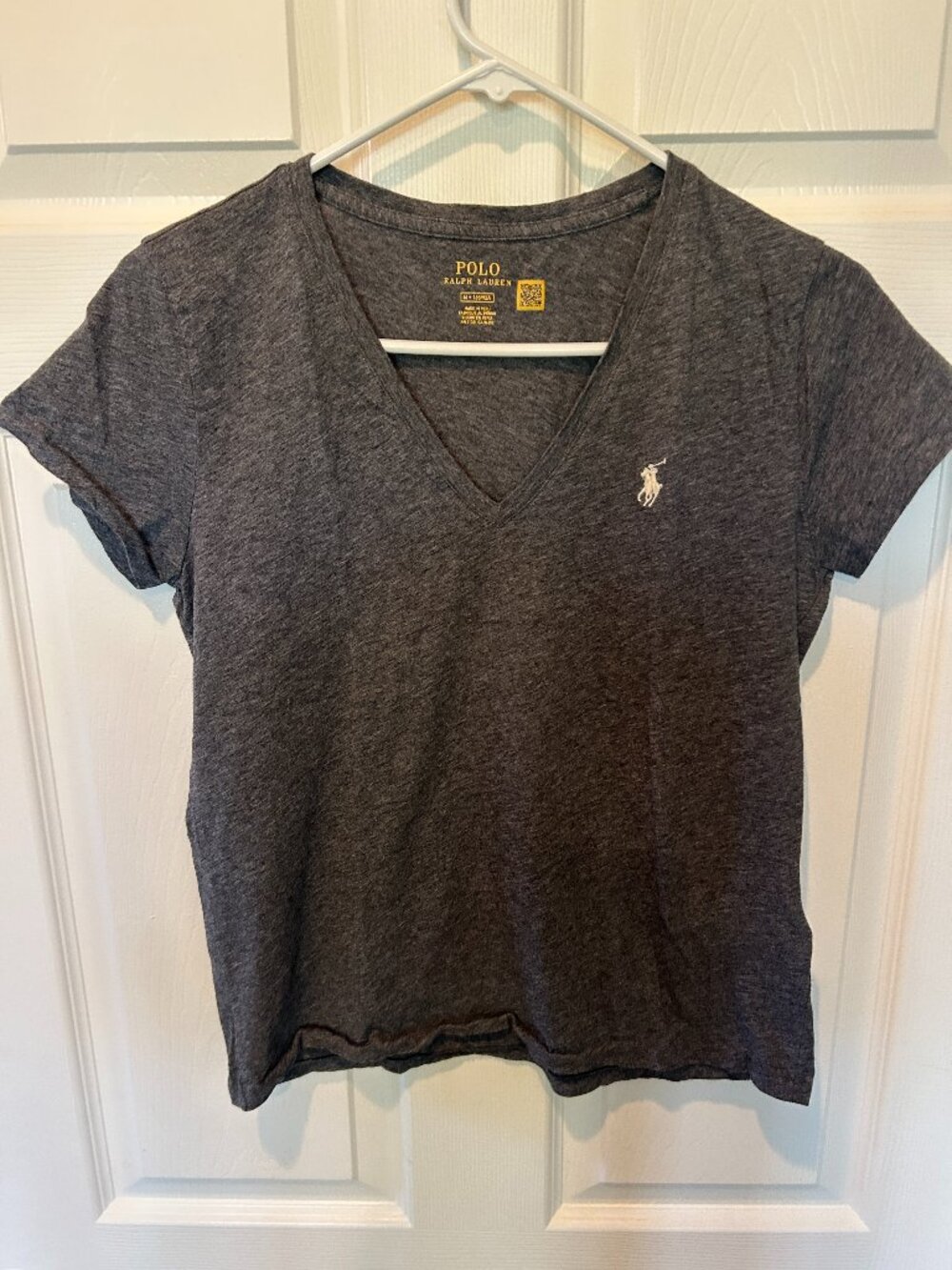 Women's V-neck tee, size medium, short sleeve